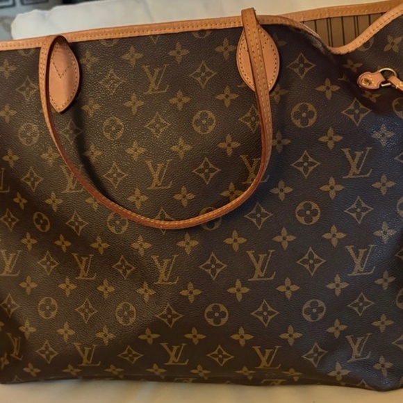 Louis Vuitton Neverfull GM - Picture 2 of 4